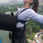小姐姐优雅蹦极,小姐姐优雅蹦极，挑战极限之美
